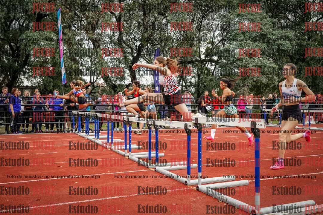 Fotos de los 100 m con vallas de mujeres