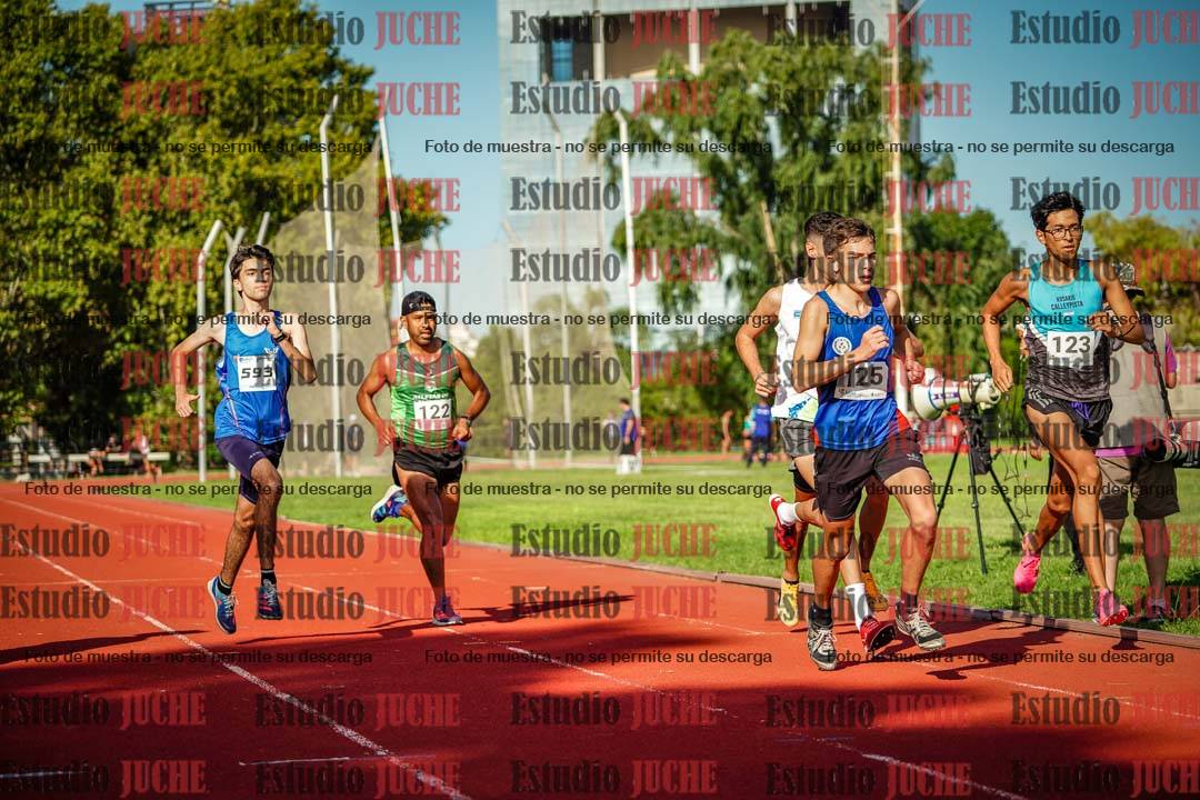 Fotos de los 3000 m con obstáculos de varones
