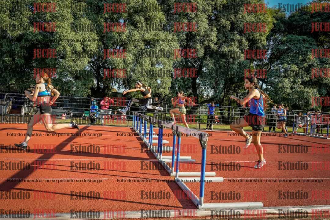 Fotos de los 100 m con vallas de mujeres