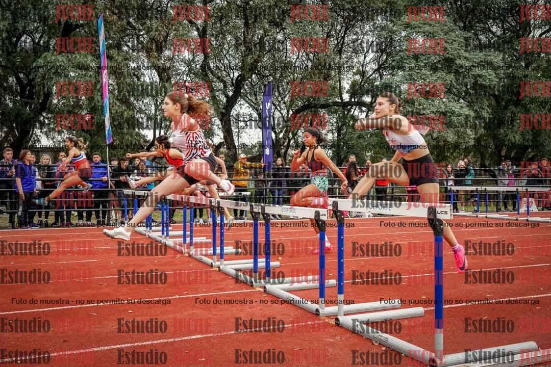 Fotos de los 100 m con vallas de mujeres