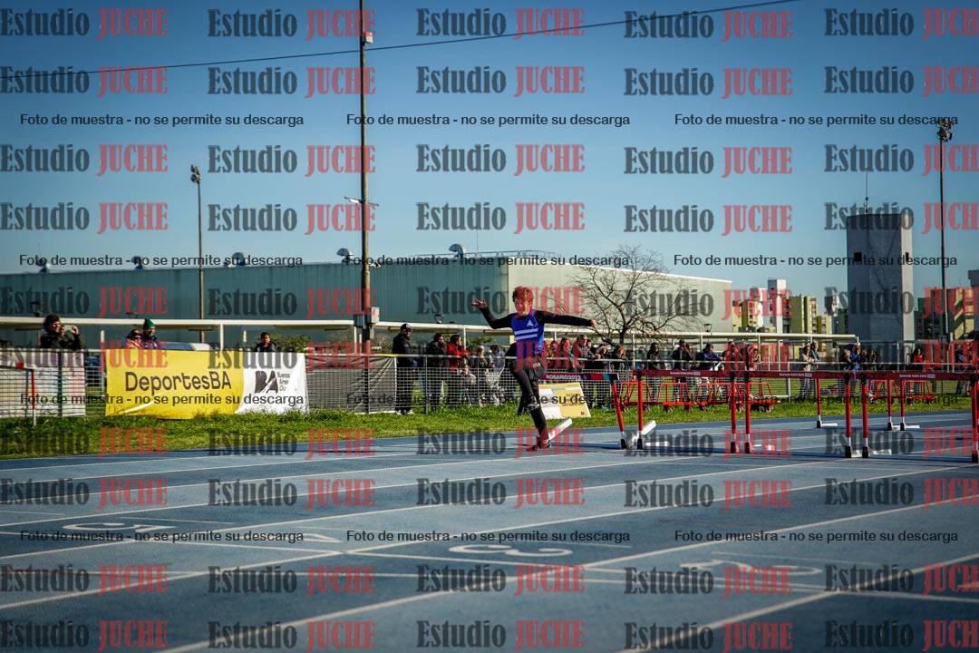 Fotos de los 100 m con vallas de varones - U14 (incluye hexatlón)