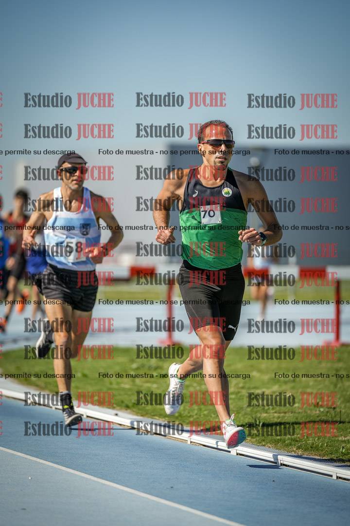 Fotos de los 5000 m de mujeres y varones - serie 1