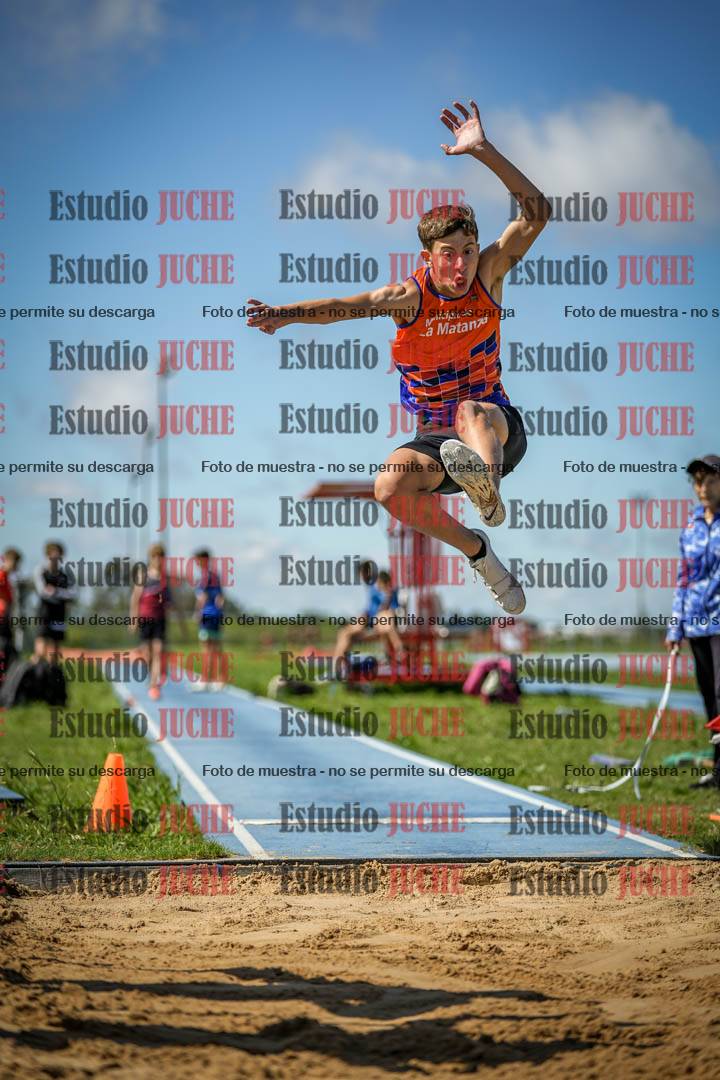 Fotos del salto en largo de varones - U14