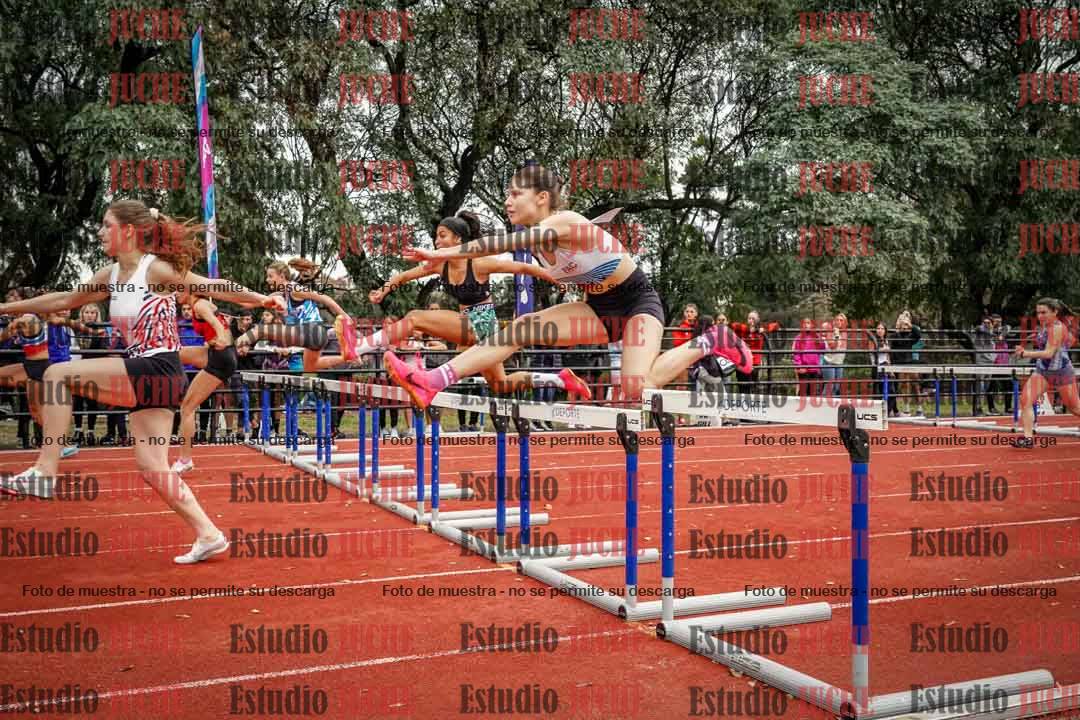 Fotos de los 100 m con vallas de mujeres
