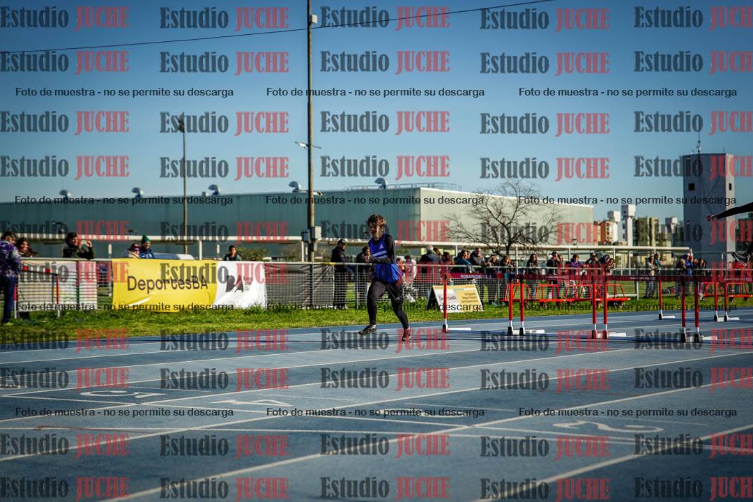 Fotos de los 100 m con vallas de varones - U14 (incluye hexatlón)
