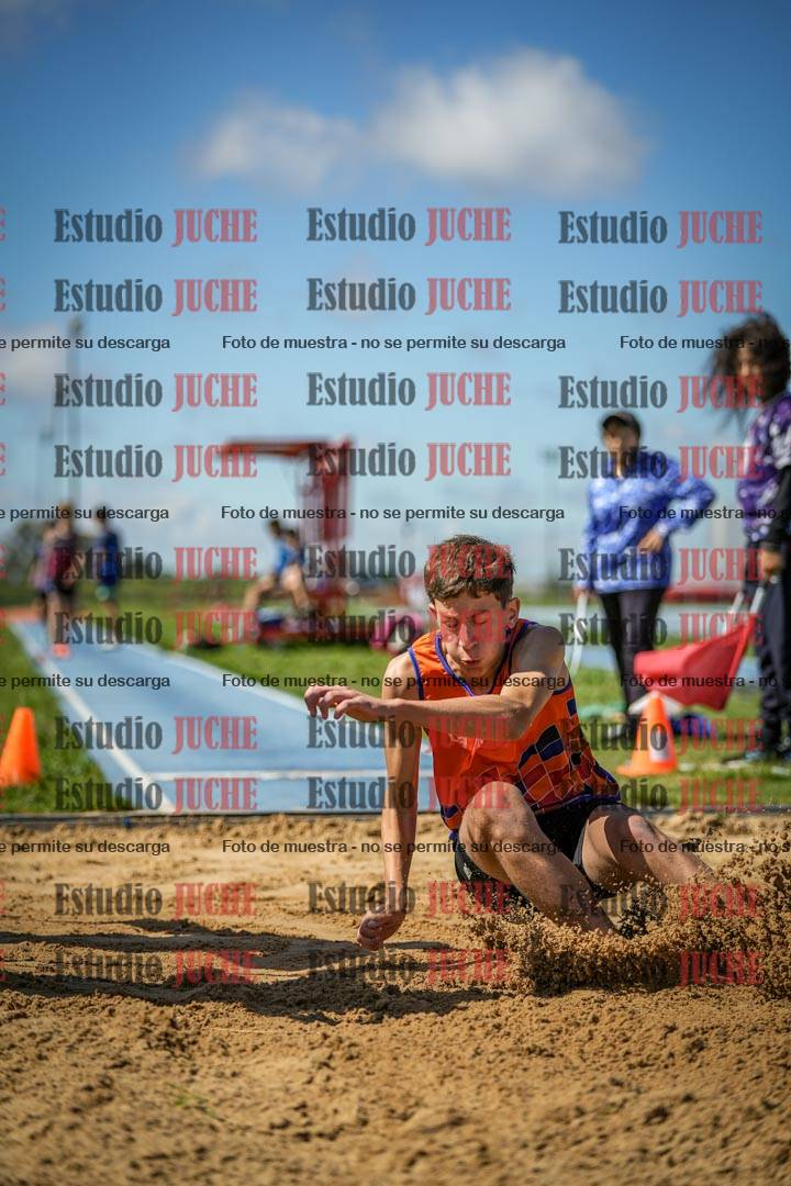 Fotos del salto en largo de varones - U14