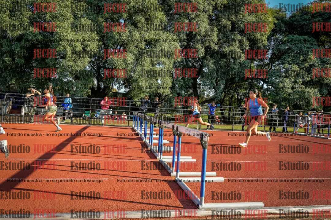 Fotos de los 100 m con vallas de mujeres