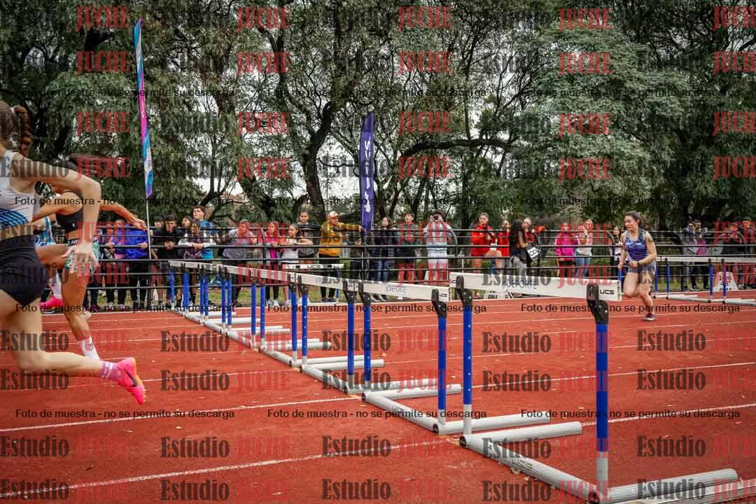Fotos de los 100 m con vallas de mujeres