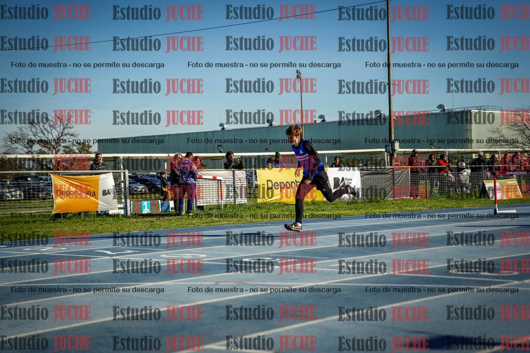 Fotos de los 100 m con vallas de varones - U14 (incluye hexatlón)
