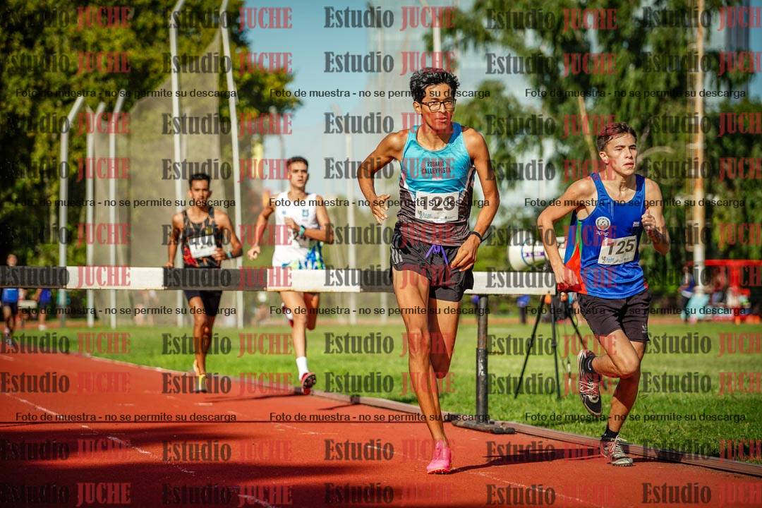 Fotos de los 3000 m con obstáculos de varones