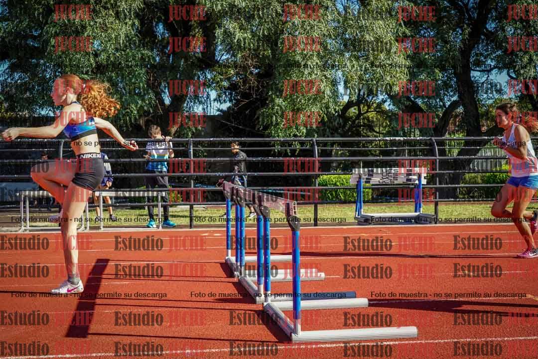Fotos de los 80 m con vallas de mujeres