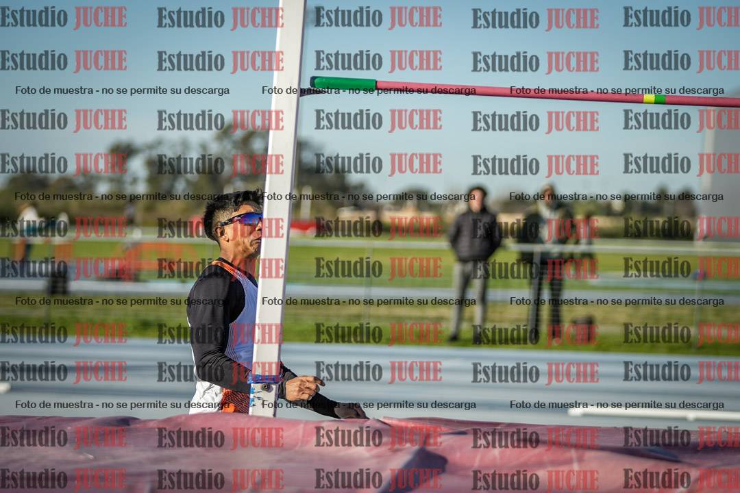 Fotos del salto en alto de varones