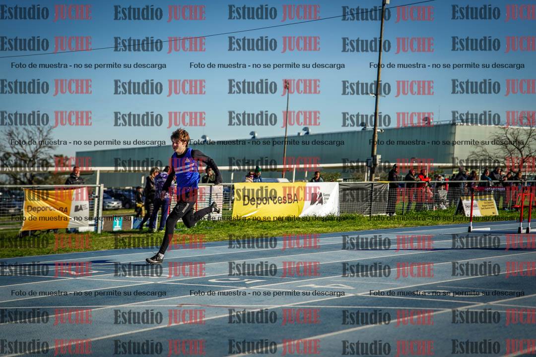Fotos de los 100 m con vallas de varones - U14 (incluye hexatlón)