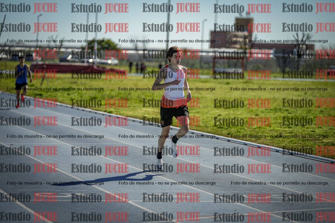 Fotos de los 400 m con vallas de varones