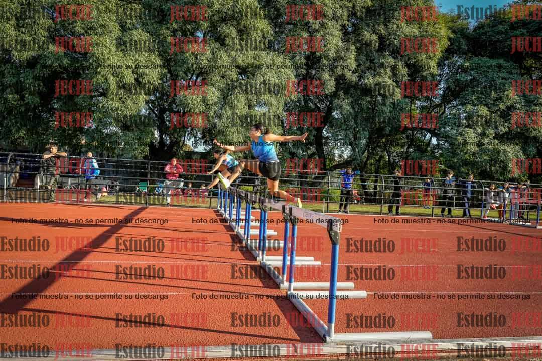 Fotos de los 100 m con vallas de mujeres