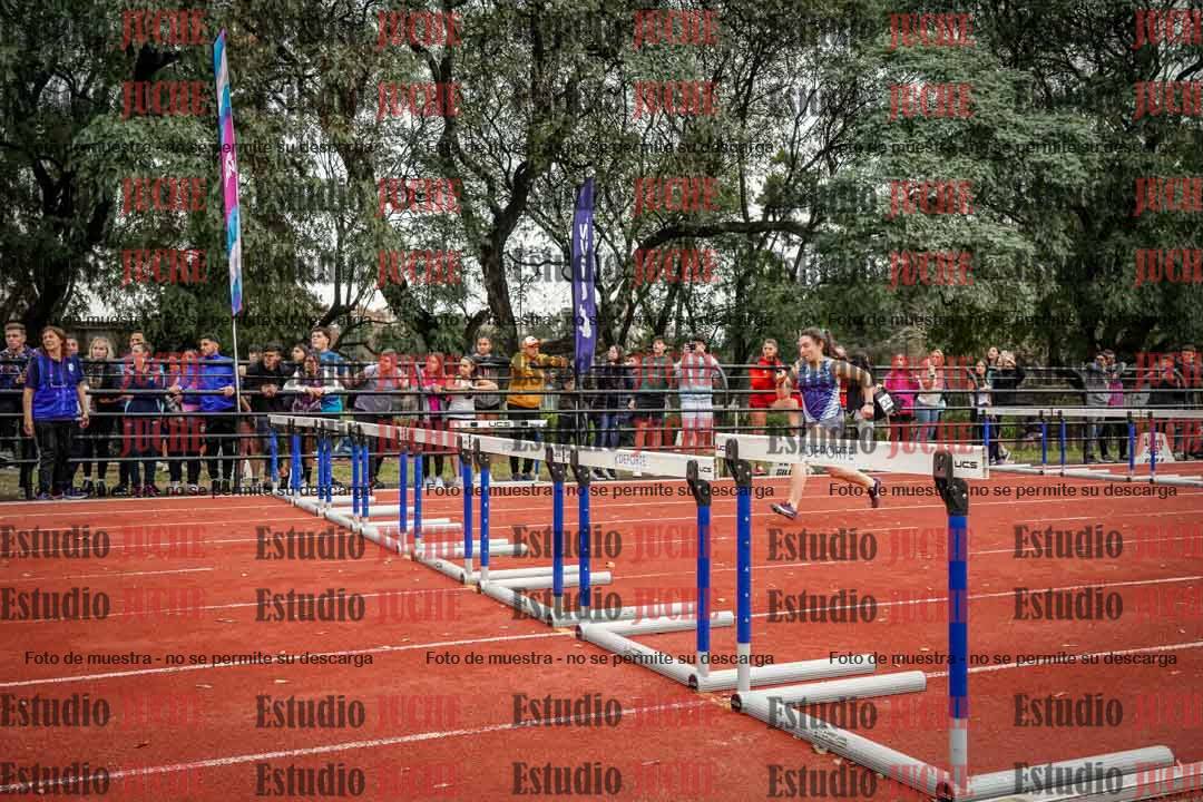 Fotos de los 100 m con vallas de mujeres