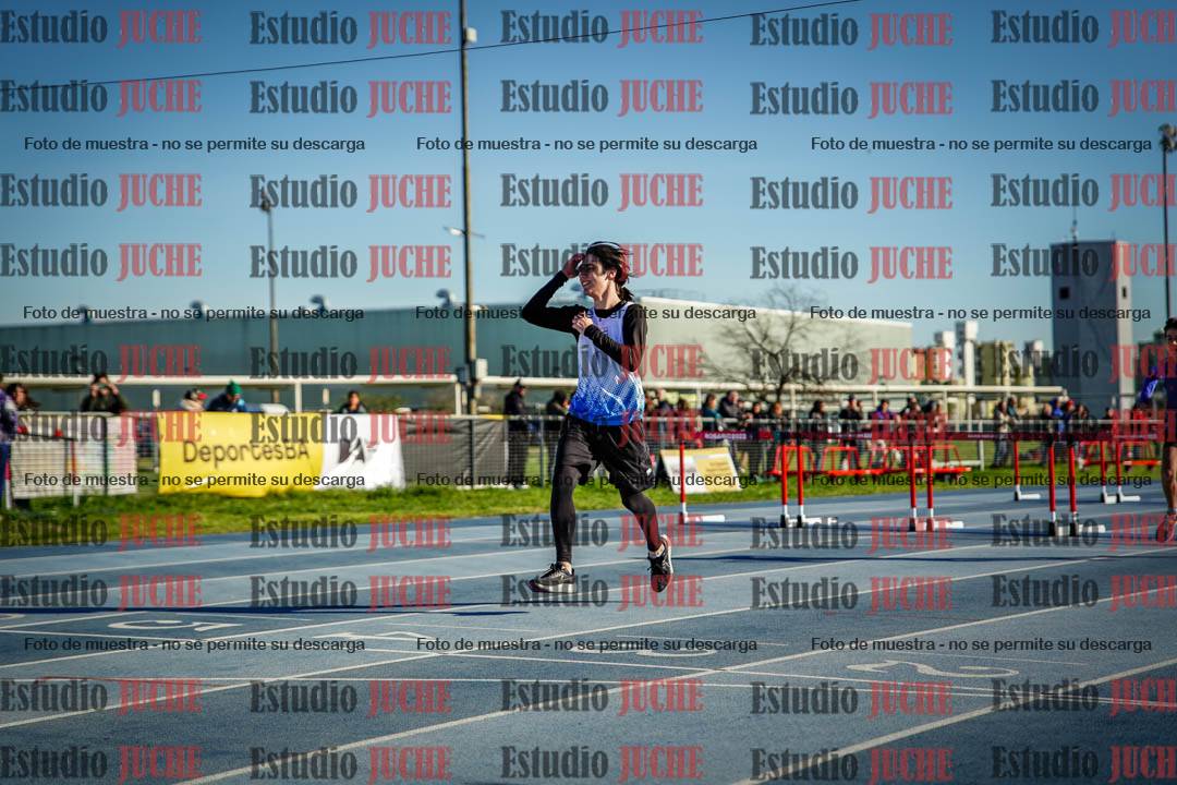 Fotos de los 100 m con vallas de varones - U14 (incluye hexatlón)