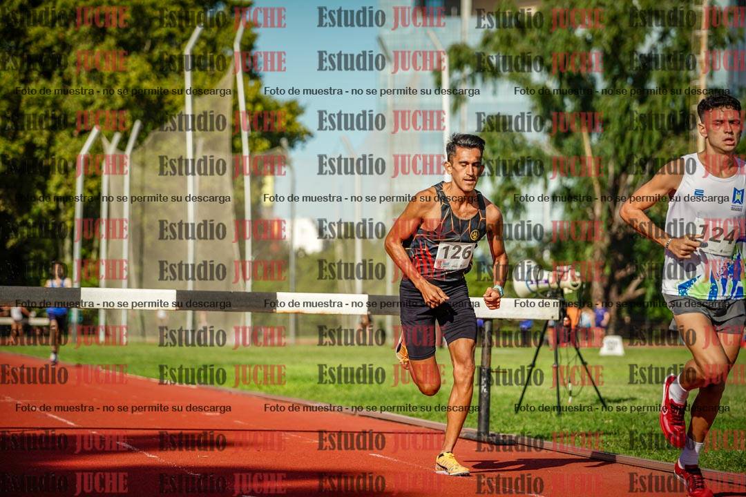 Fotos de los 3000 m con obstáculos de varones