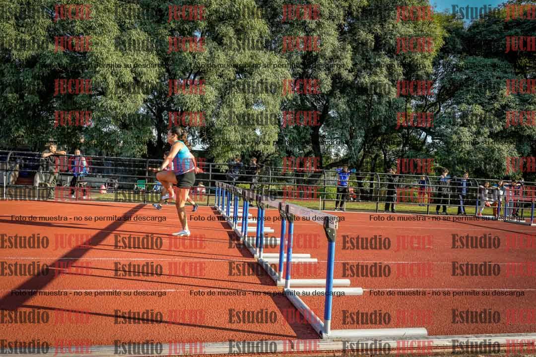 Fotos de los 100 m con vallas de mujeres