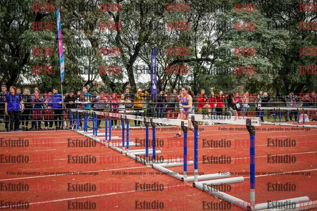 Fotos de los 100 m con vallas de mujeres