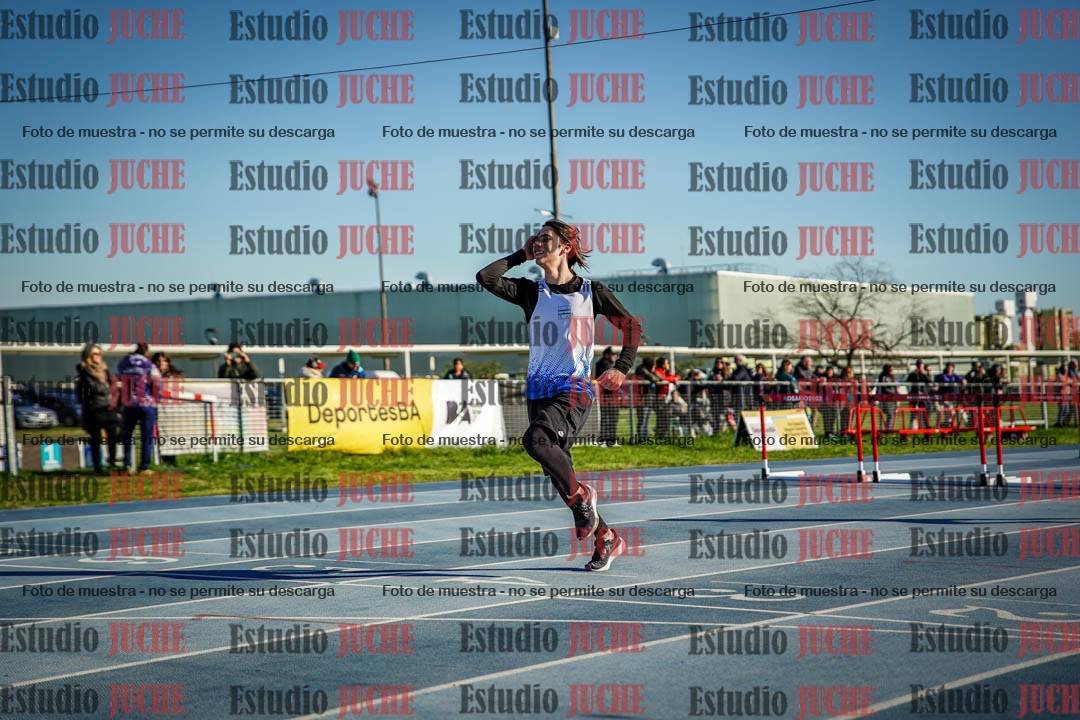 Fotos de los 100 m con vallas de varones - U14 (incluye hexatlón)