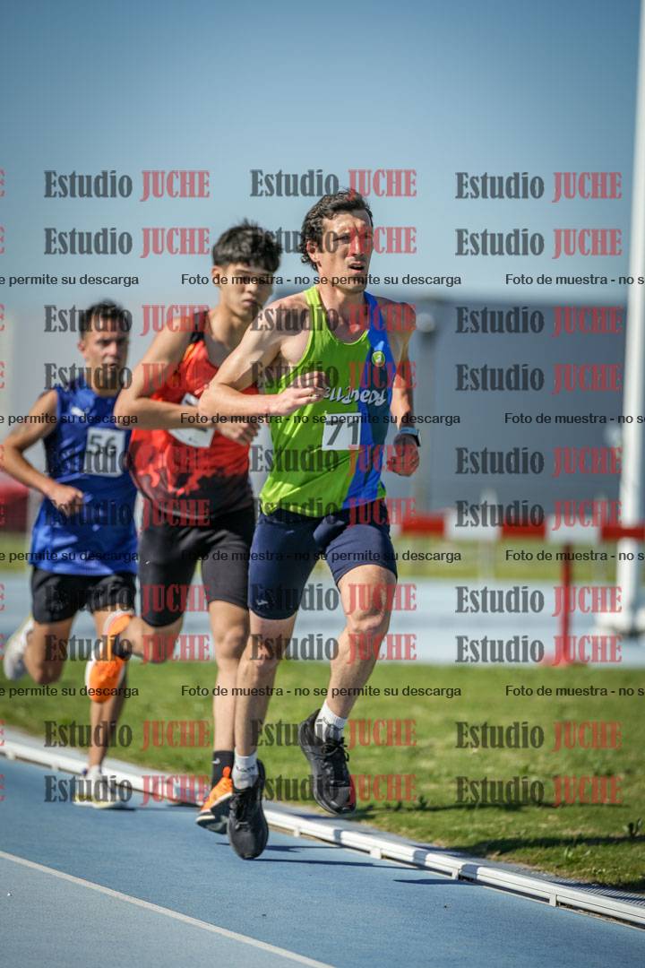 Fotos de los 5000 m de mujeres y varones - serie 1