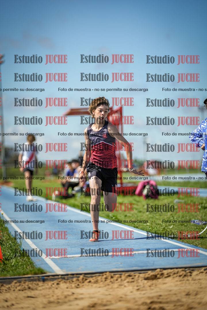 Fotos del salto en largo de varones - U14