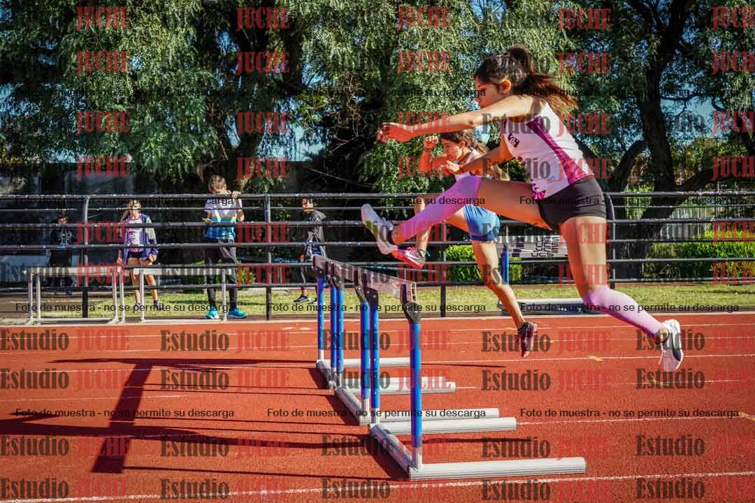 Fotos de los 80 m con vallas de mujeres