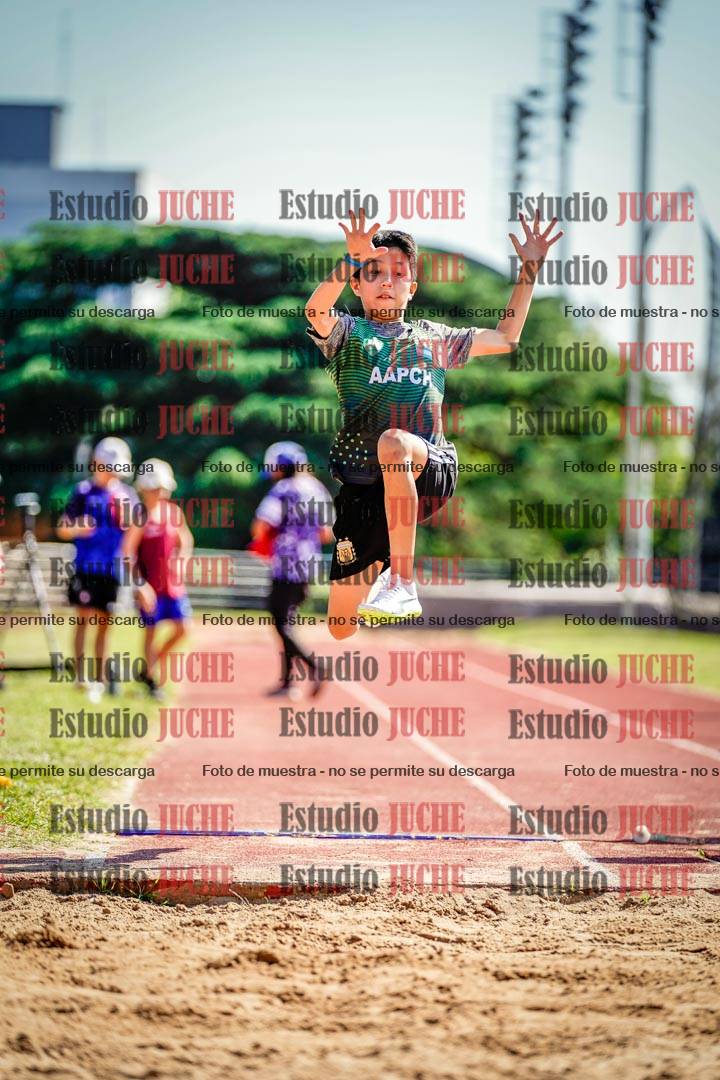 Fotos del salto en largo de varones