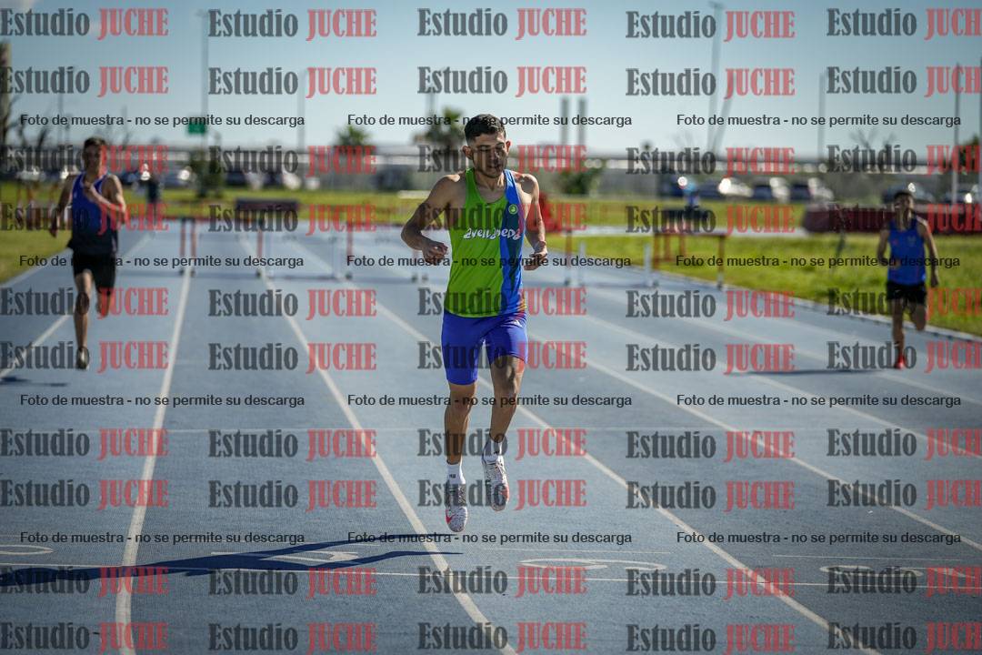 Fotos de los 400 m con vallas de varones