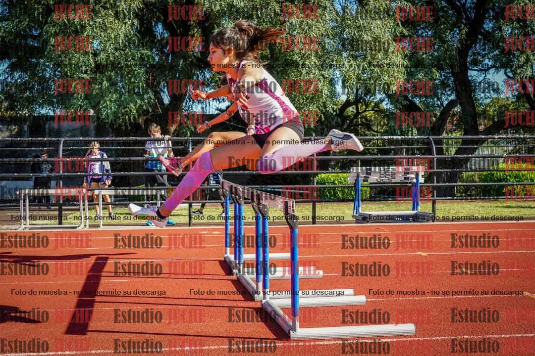 Fotos de los 80 m con vallas de mujeres
