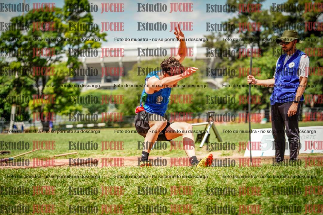 Fotos del salto en largo de varones