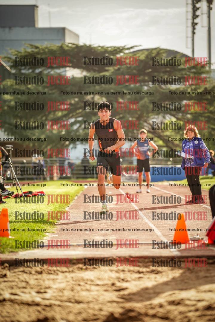Fotos del salto en largo de varones