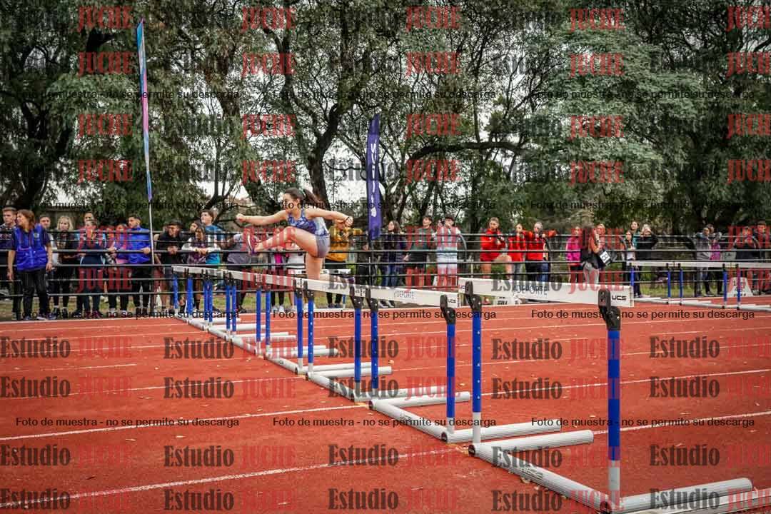 Fotos de los 100 m con vallas de mujeres