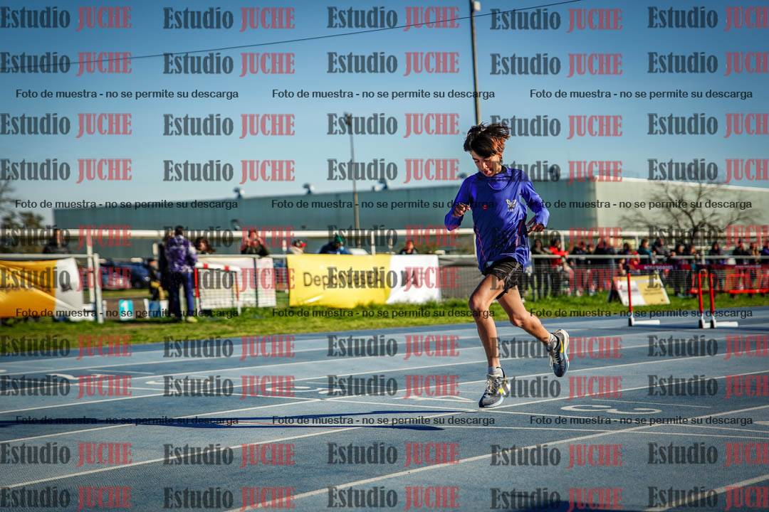 Fotos de los 100 m con vallas de varones - U14 (incluye hexatlón)