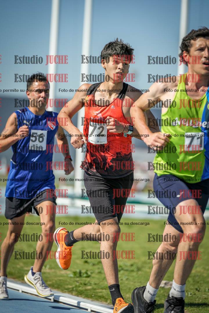 Fotos de los 5000 m de mujeres y varones - serie 1