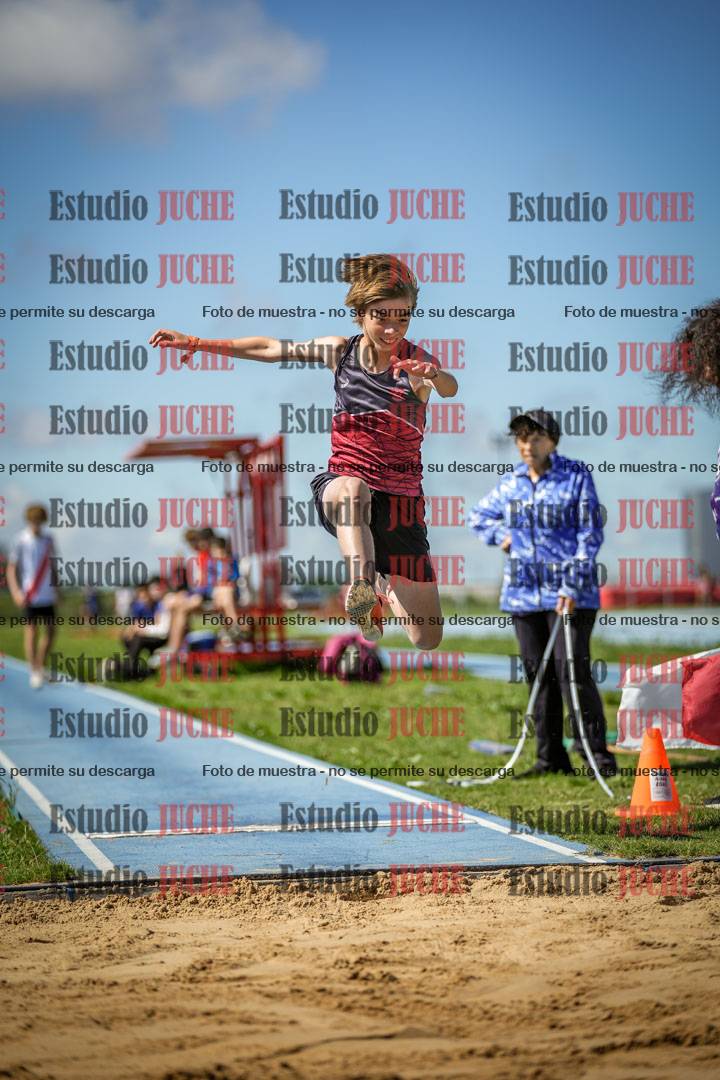 Fotos del salto en largo de varones - U14
