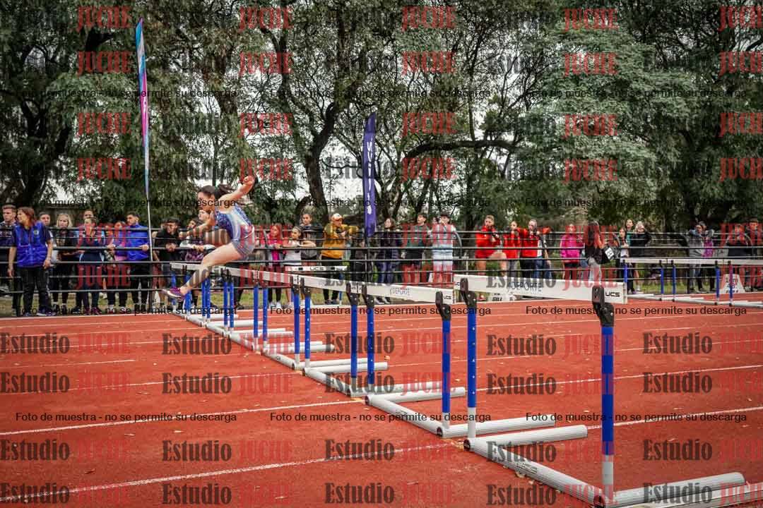 Fotos de los 100 m con vallas de mujeres