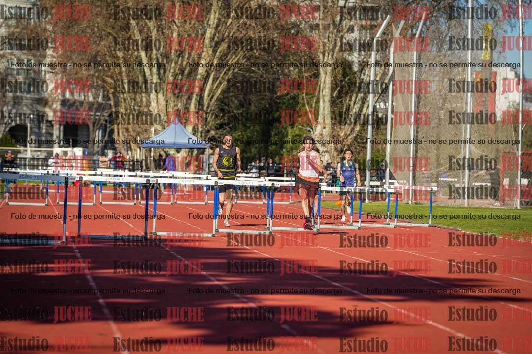 Fotos de los 400 m con vallas de varones