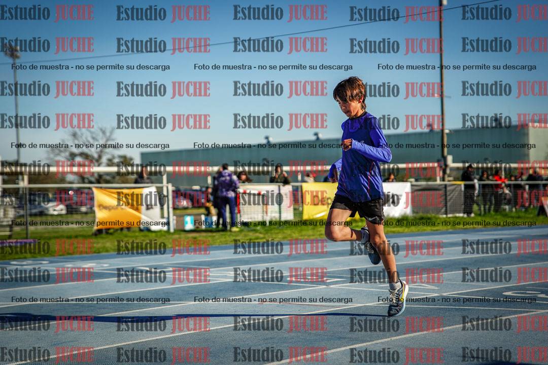 Fotos de los 100 m con vallas de varones - U14 (incluye hexatlón)