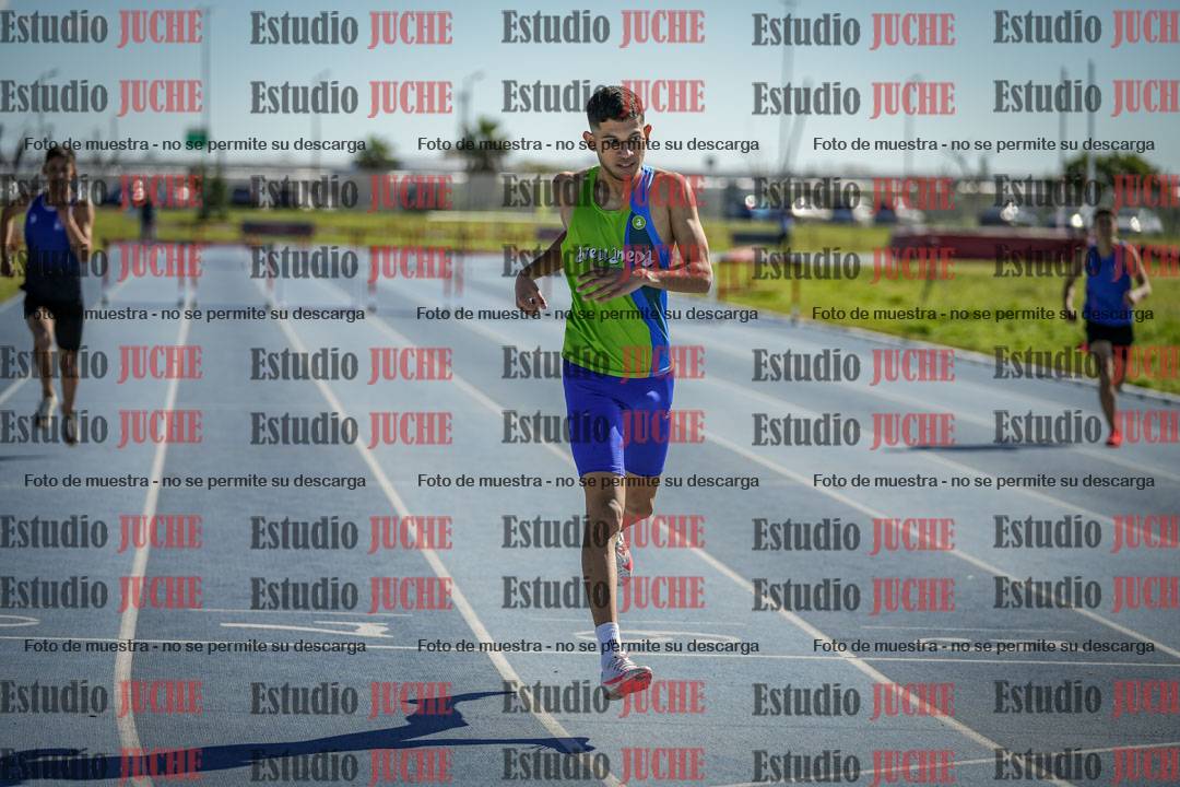 Fotos de los 400 m con vallas de varones