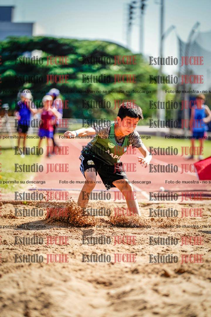 Fotos del salto en largo de varones