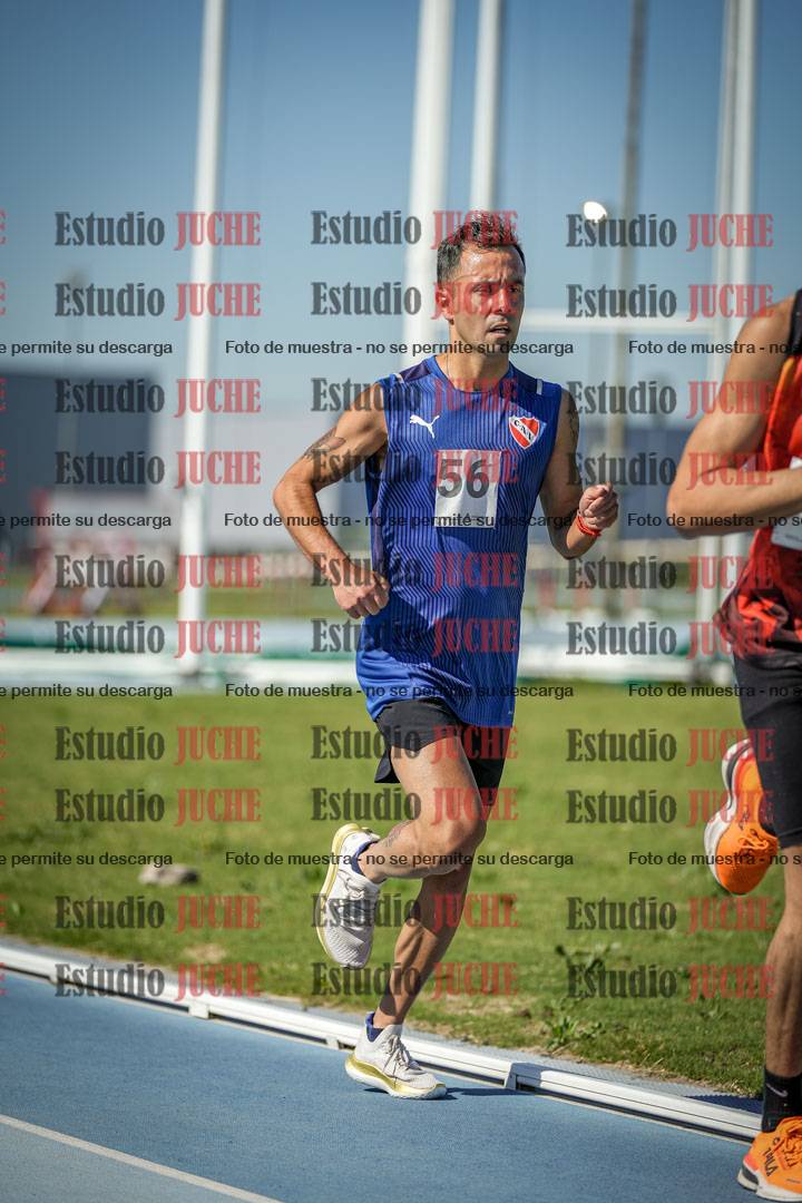Fotos de los 5000 m de mujeres y varones - serie 1