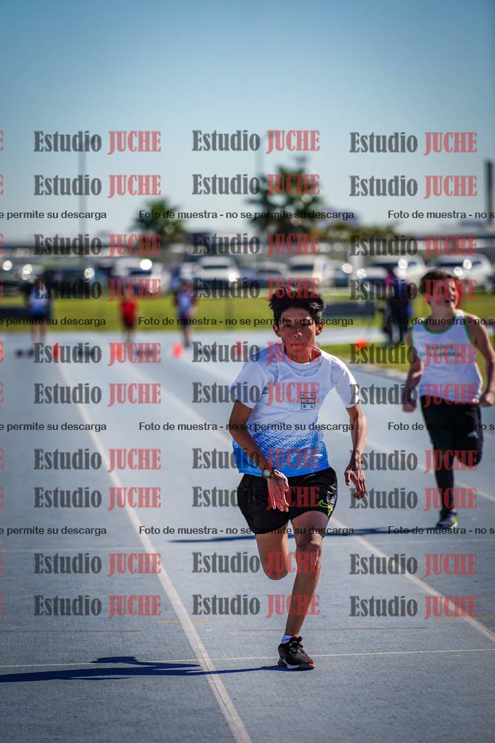 Fotos de los 80 m llanos de varones