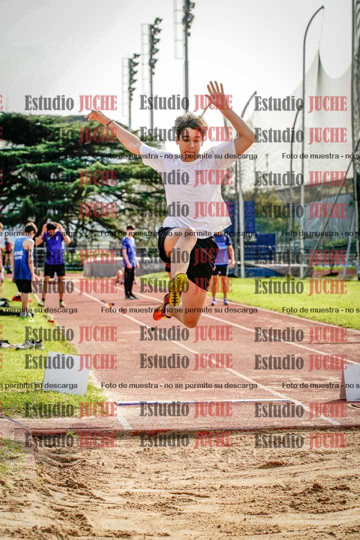 Fotos del salto en largo de varones