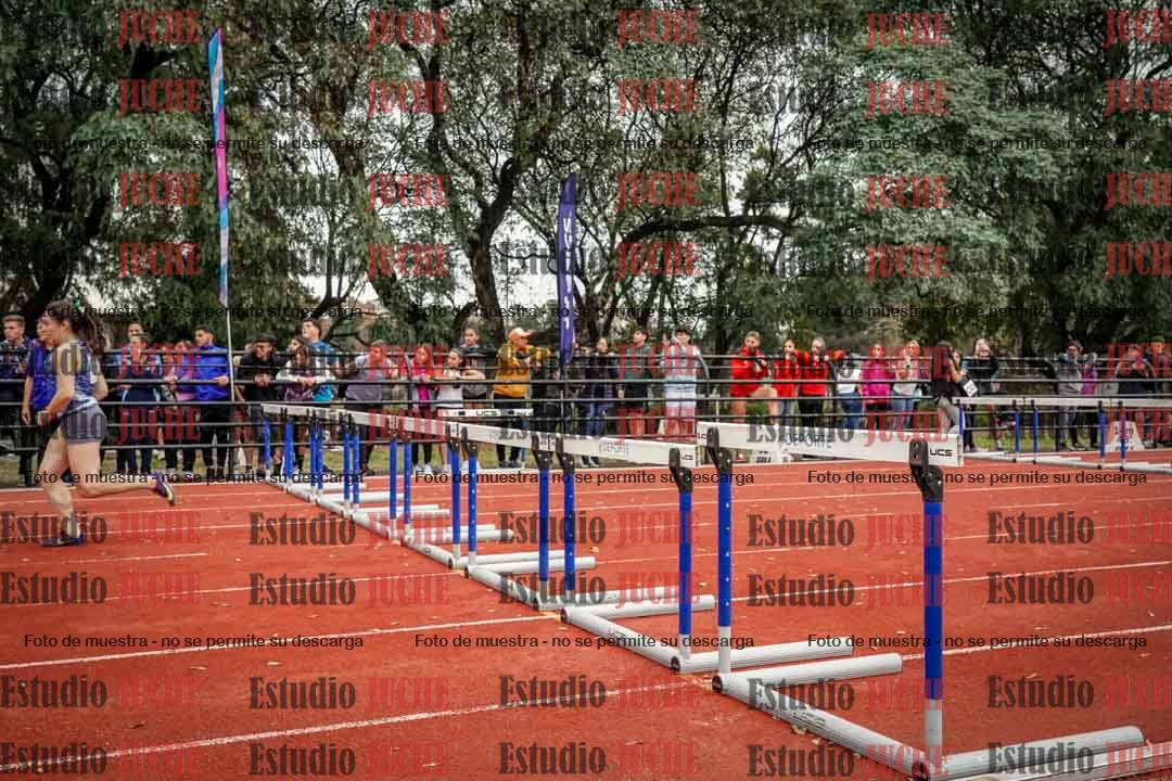 Fotos de los 100 m con vallas de mujeres