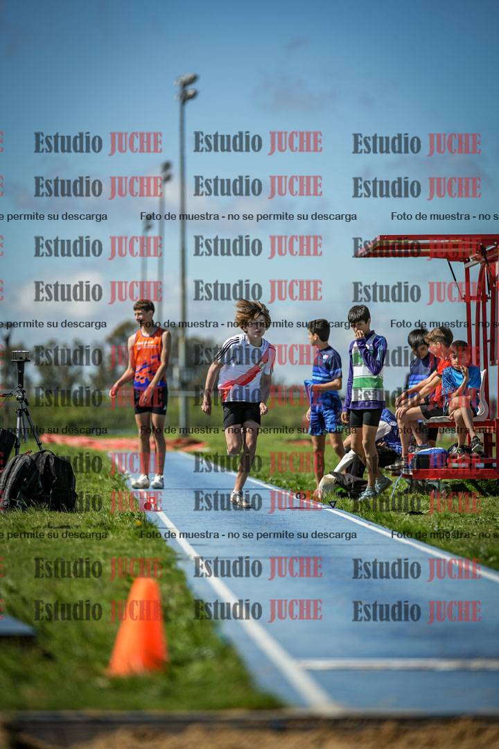 Fotos del salto en largo de varones - U14