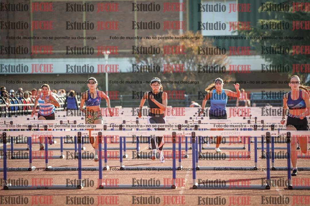 Fotos de los 100 m con vallas de mujeres