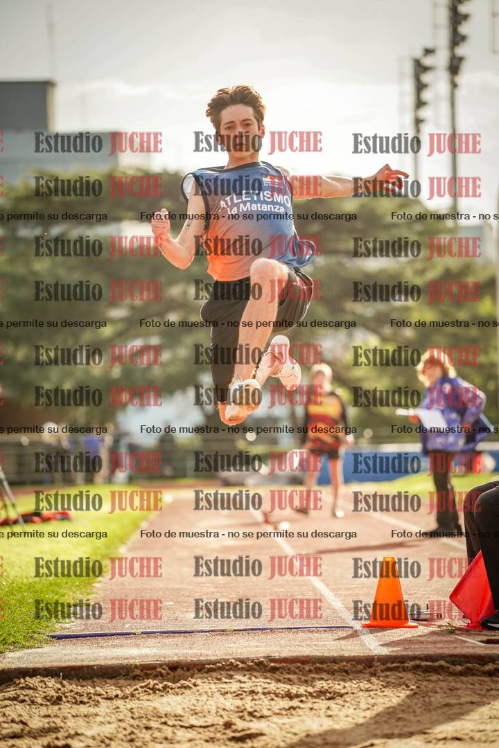 Fotos del salto en largo de varones