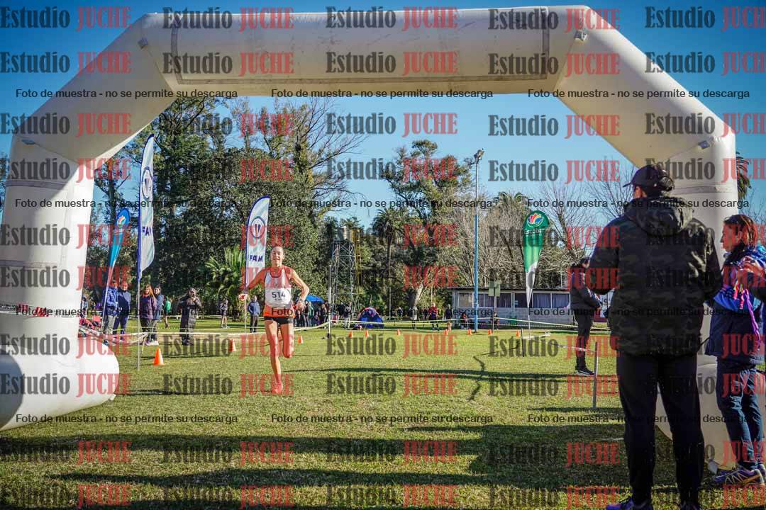 Fotos de la llegada del cross de 4000 m - mujeres